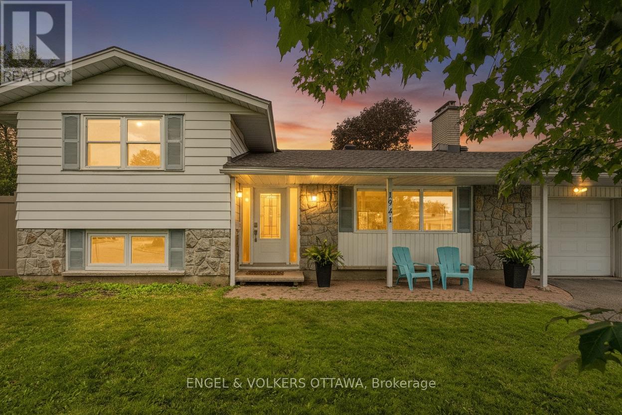 1941 Conrad Avenue, Ottawa, Ontario  K1H 6V7 - Photo 1 - X13571288