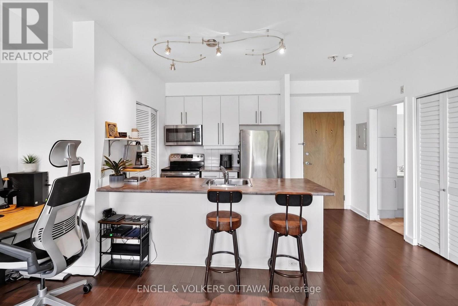 203 - 150 Caroline Avenue, Ottawa, Ontario  K1Y 4X8 - Photo 3 - X13571294