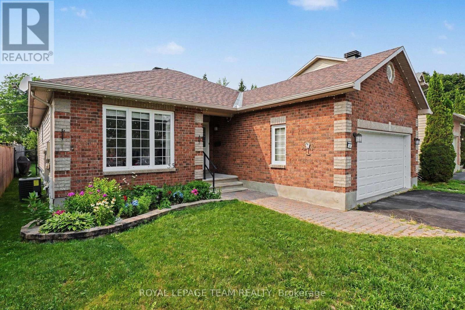 33 Prime Place, Carleton Place, Ontario  K7C 4V6 - Photo 2 - X13571416