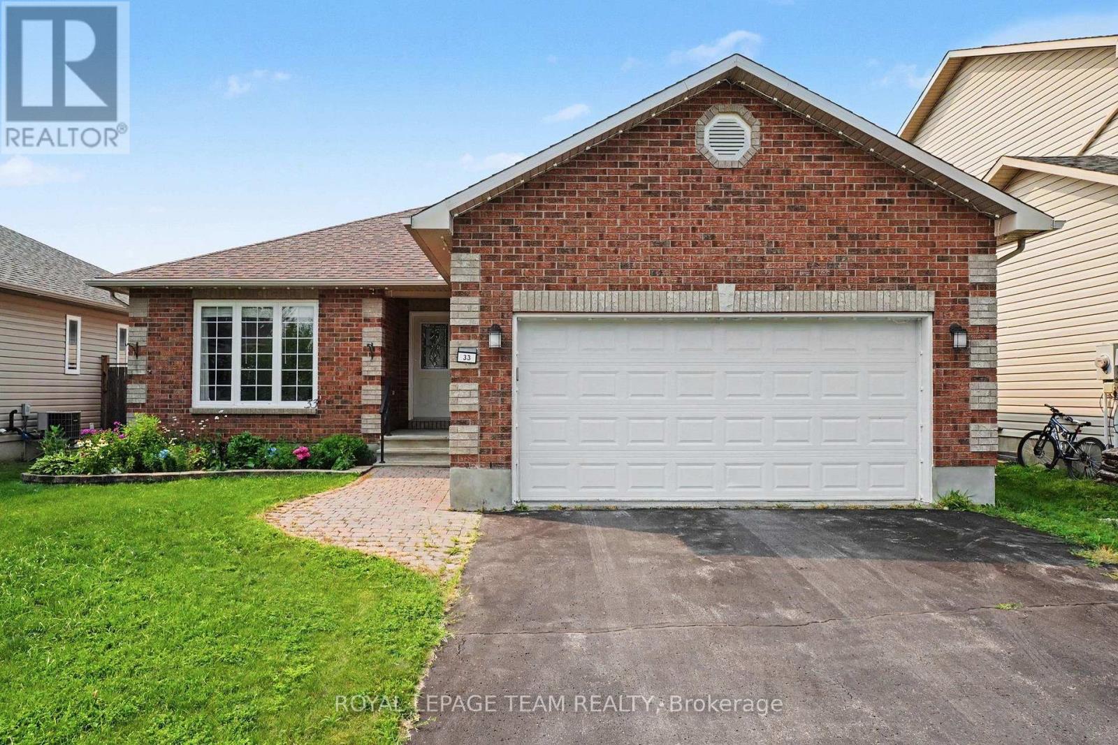 33 Prime Place, Carleton Place, Ontario  K7C 4V6 - Photo 3 - X13571416