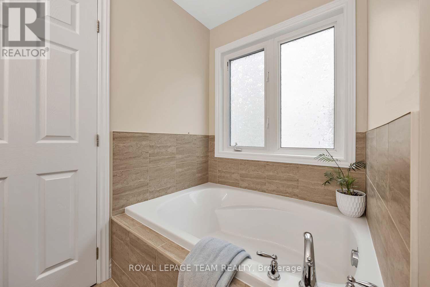 2225 Watercolours Way, Ottawa, Ontario  K2J 5J8 - Photo 21 - X13571452