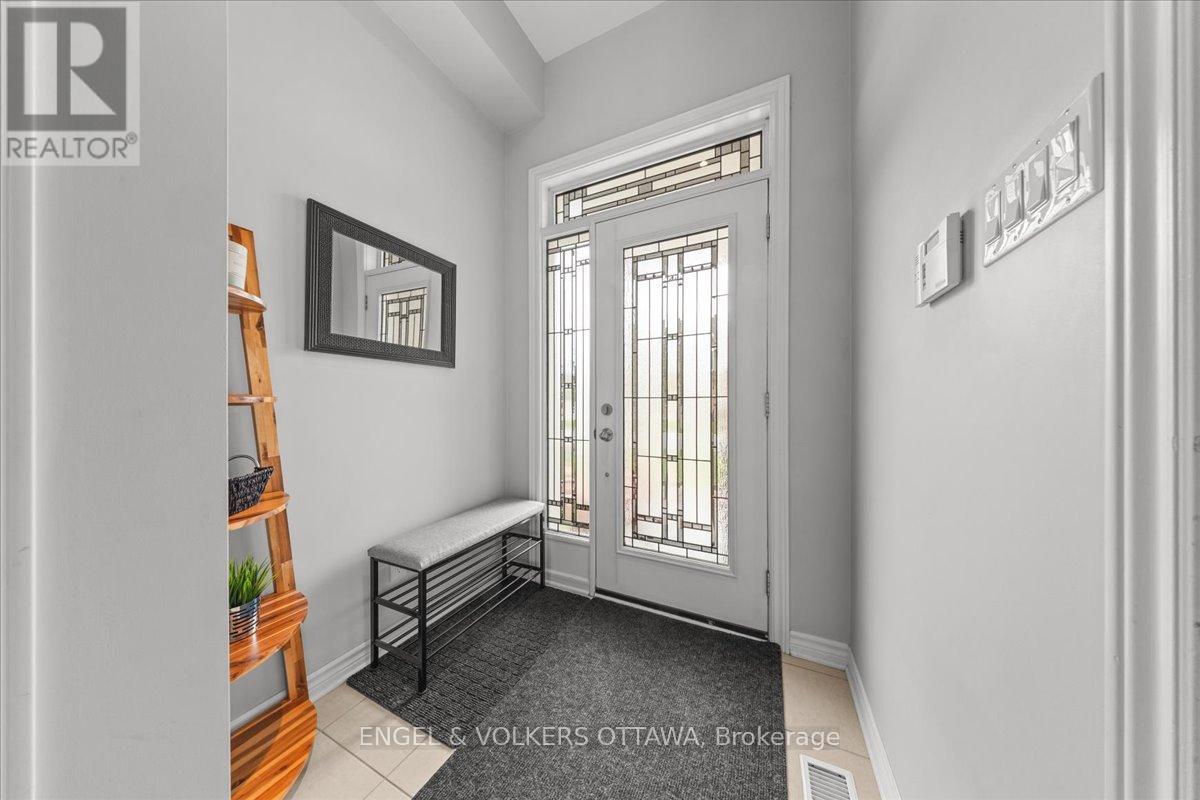 520 Rochefort Circle, Ottawa, Ontario  K4A 0M8 - Photo 2 - X13571614