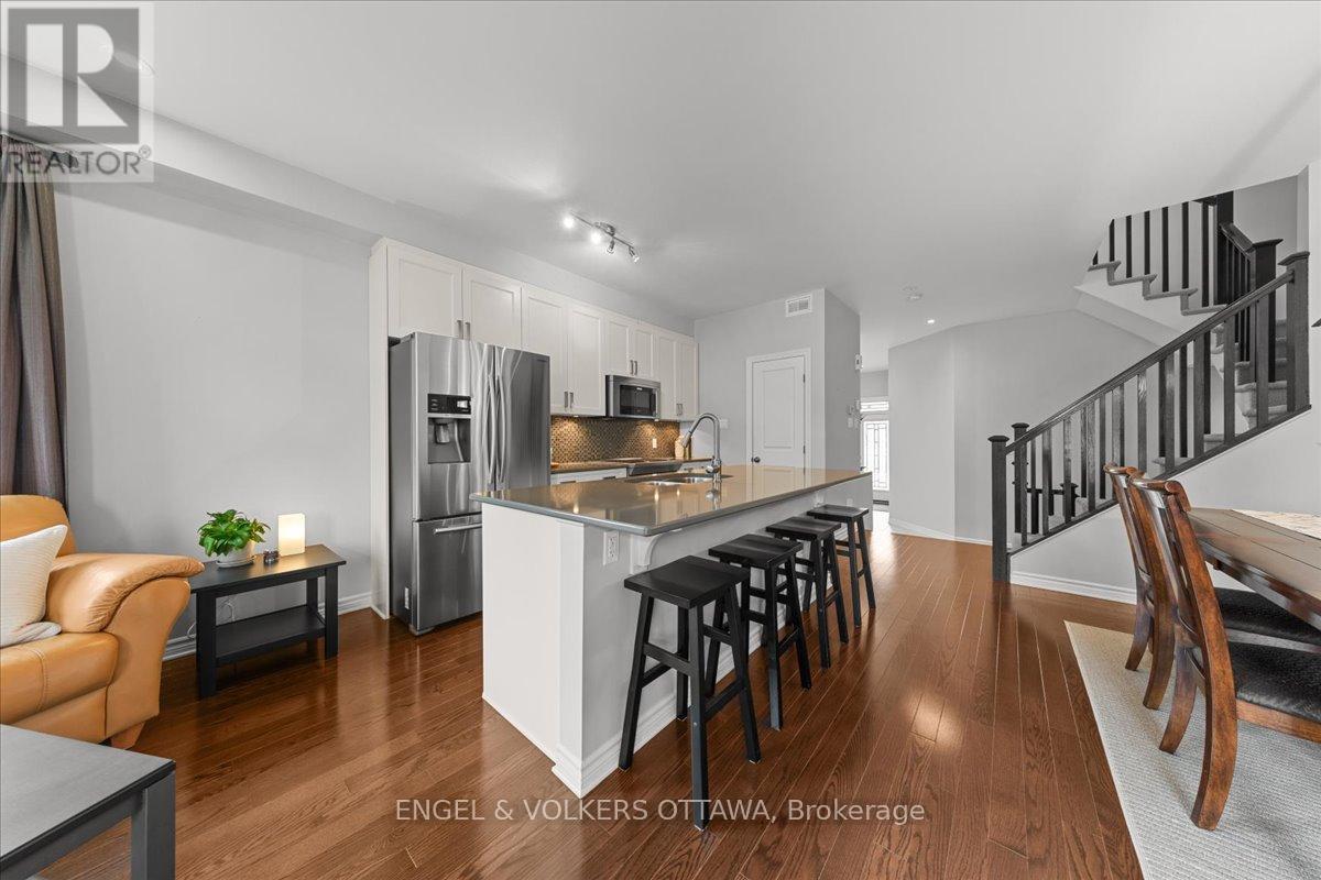 520 Rochefort Circle, Ottawa, Ontario  K4A 0M8 - Photo 4 - X13571614