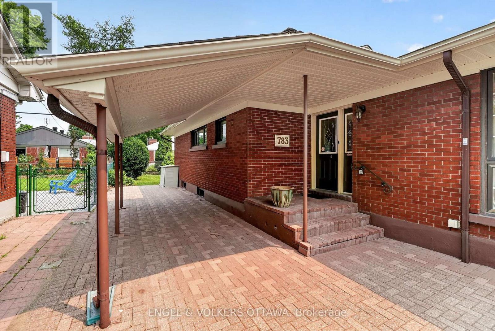 783 Wingate Drive, Ottawa, Ontario  K1G 1S2 - Photo 2 - X13571824