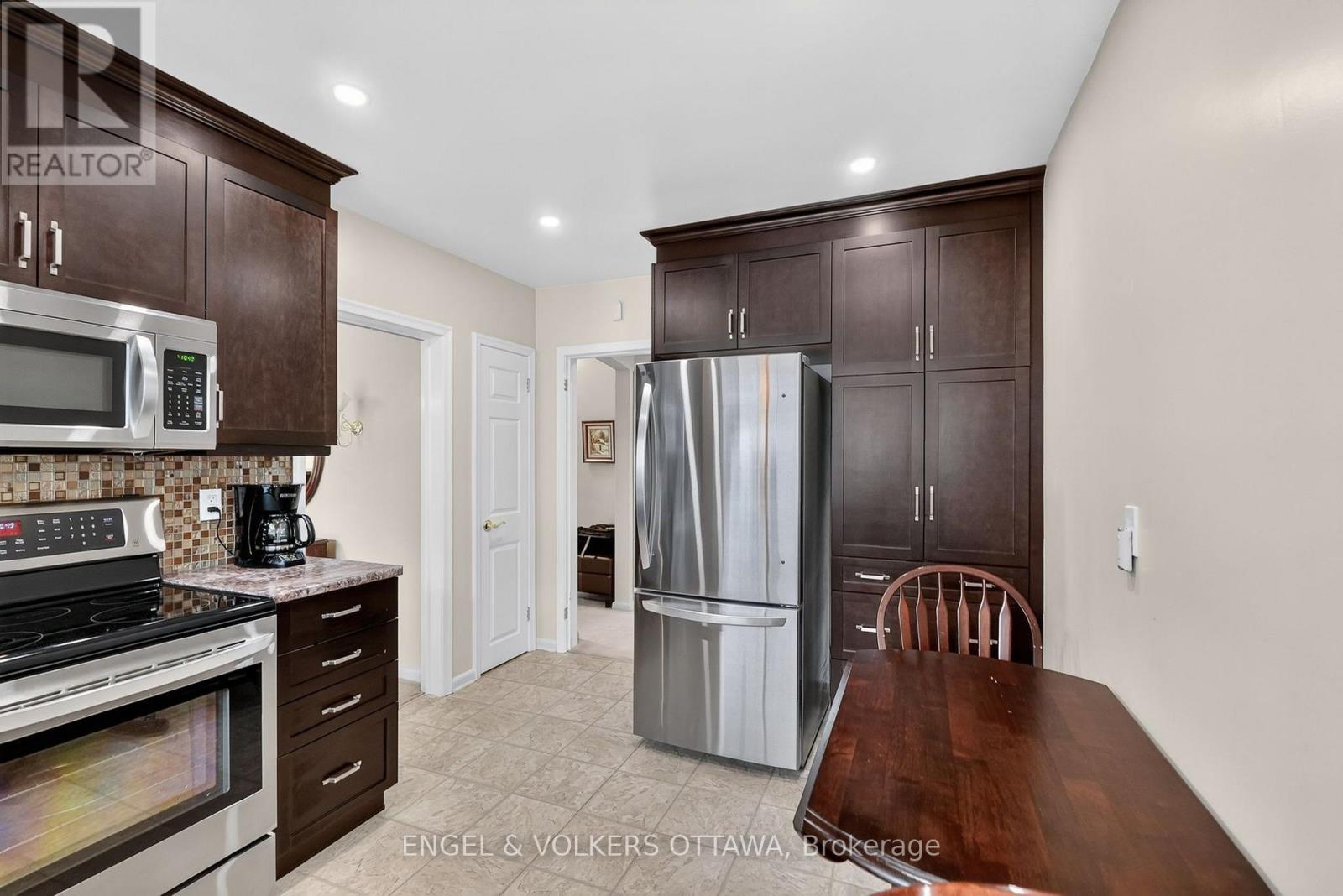 783 Wingate Drive, Ottawa, Ontario  K1G 1S2 - Photo 8 - X13571824
