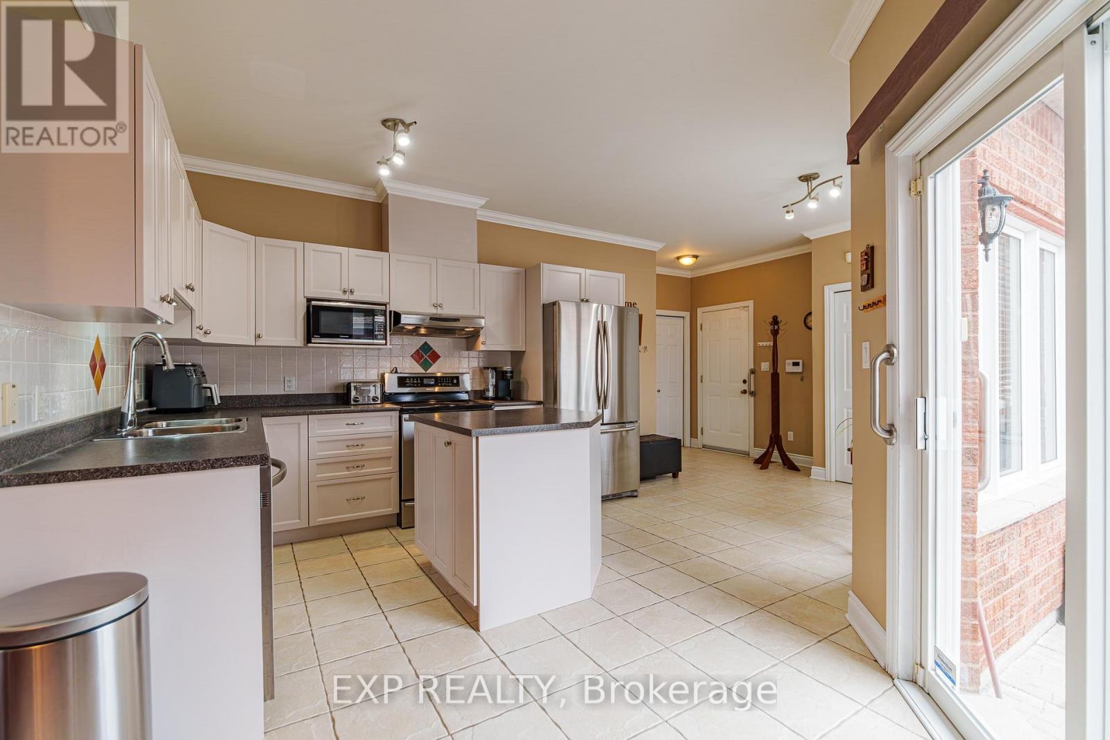 1496 Queensdale Avenue, Ottawa, Ontario  K1T 4G3 - Photo 8 - X13571846
