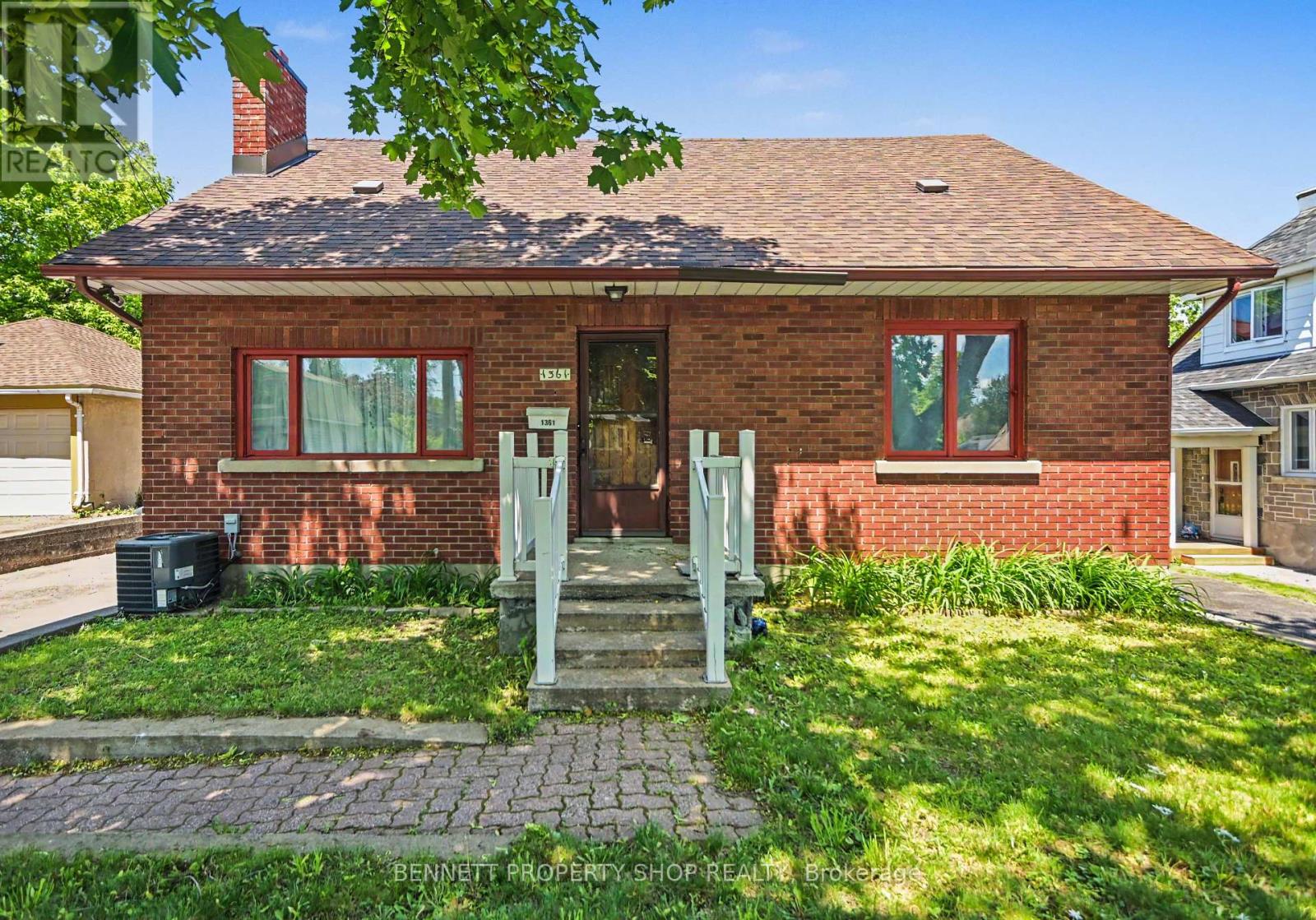 1361 Summerville Avenue, Ottawa, Ontario  K1Z 8G9 - Photo 1 - X13572110