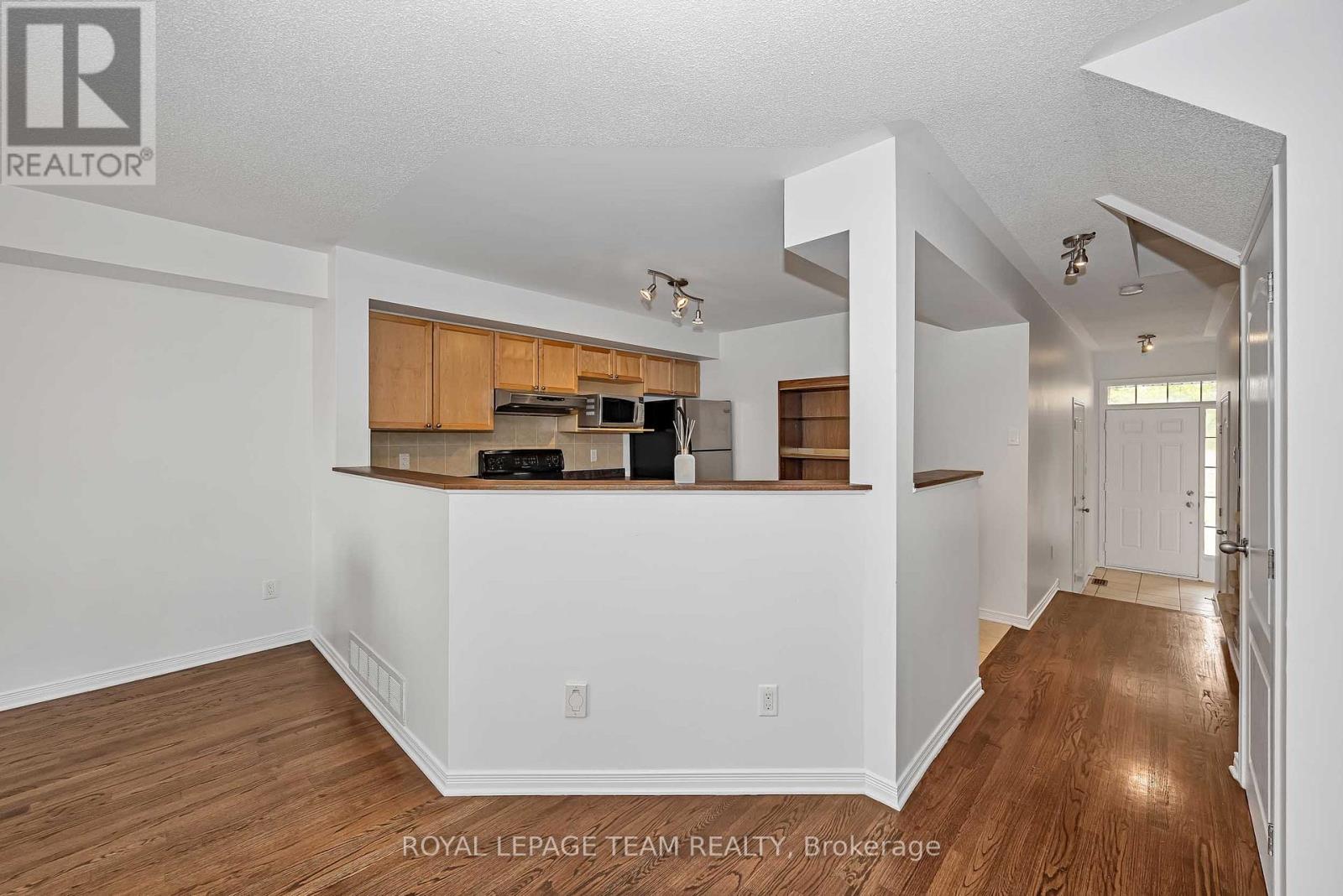 323 Freedom Private, Ottawa, Ontario  K1G 6W3 - Photo 7 - X13572130
