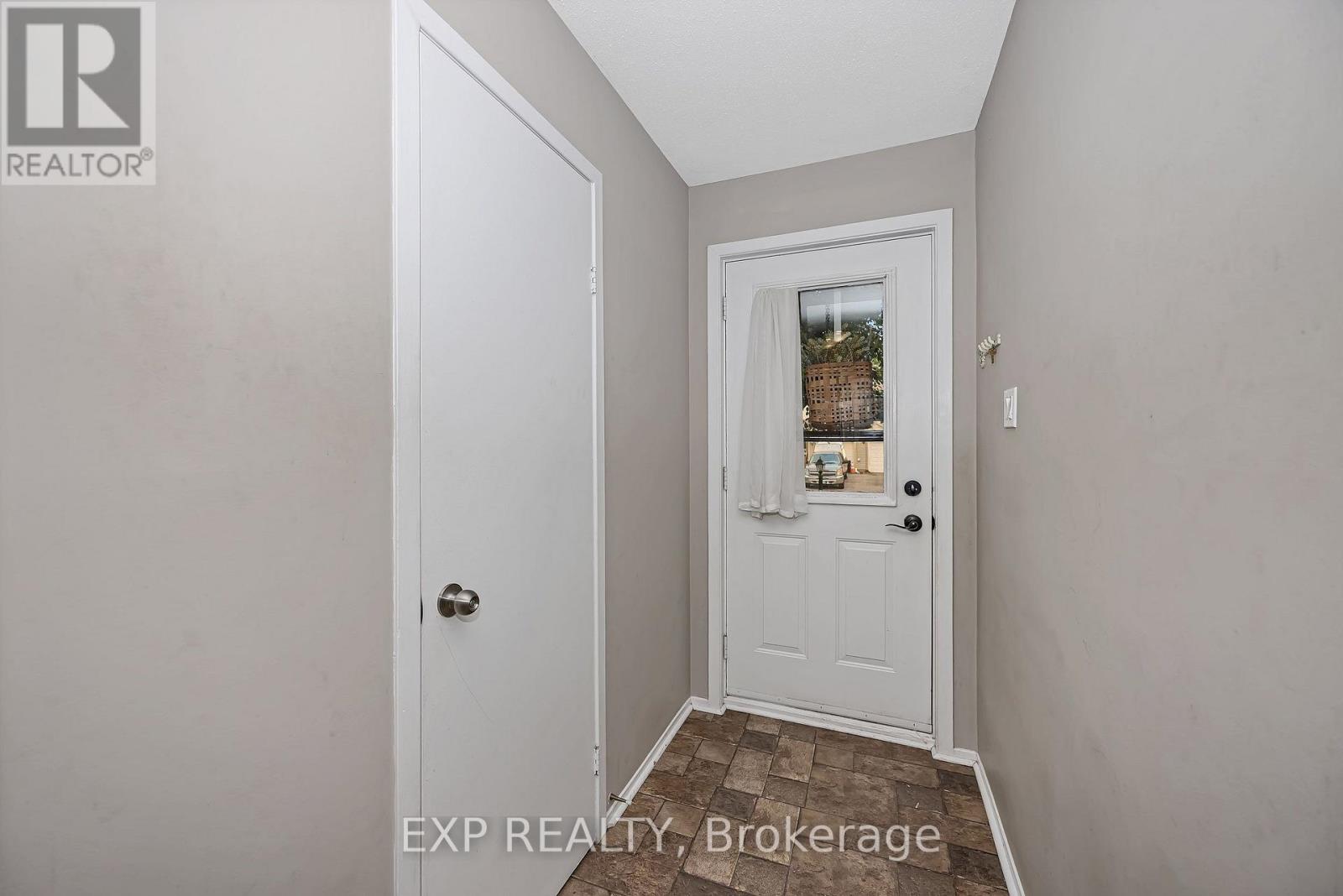 13 Shearer Crescent, Ottawa, Ontario  K2L 3M9 - Photo 4 - X13572500