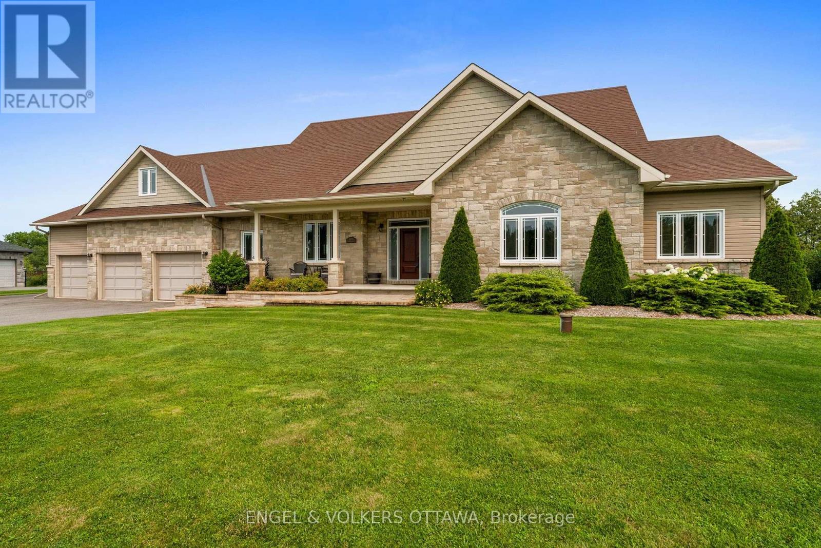 5579 Lombardy Drive, Ottawa, Ontario  K0A 2W0 - Photo 2 - X13572538