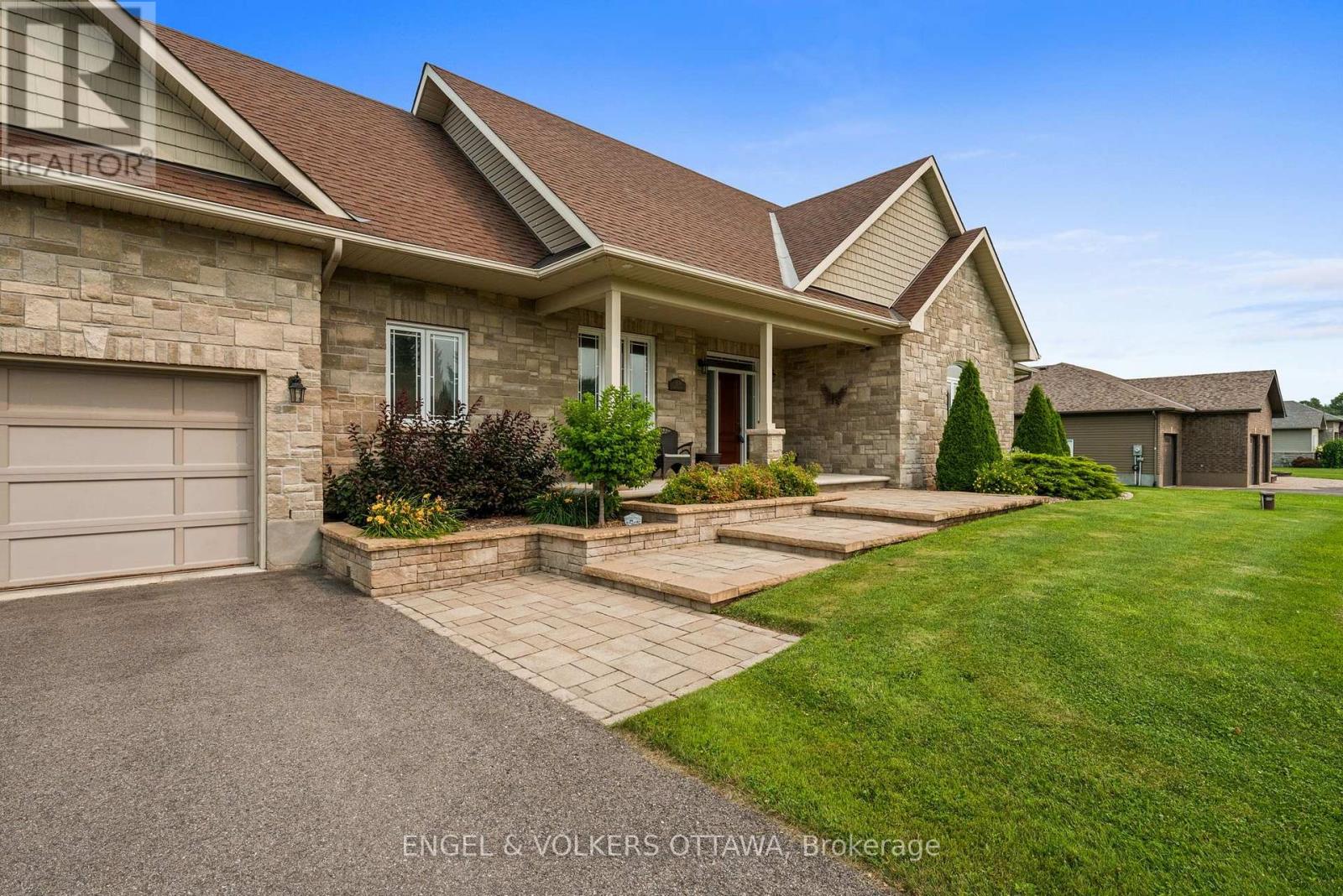 5579 Lombardy Drive, Ottawa, Ontario  K0A 2W0 - Photo 3 - X13572538