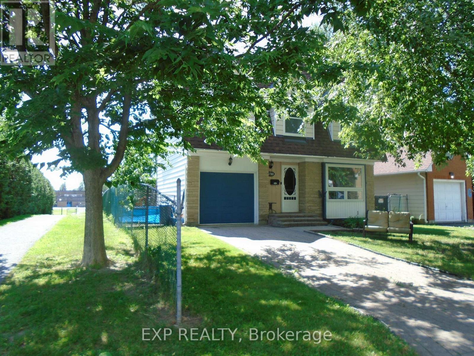 1725 Bonaventure Terrace, Ottawa, Ontario  K1C 1W5 - Photo 2 - X13572568