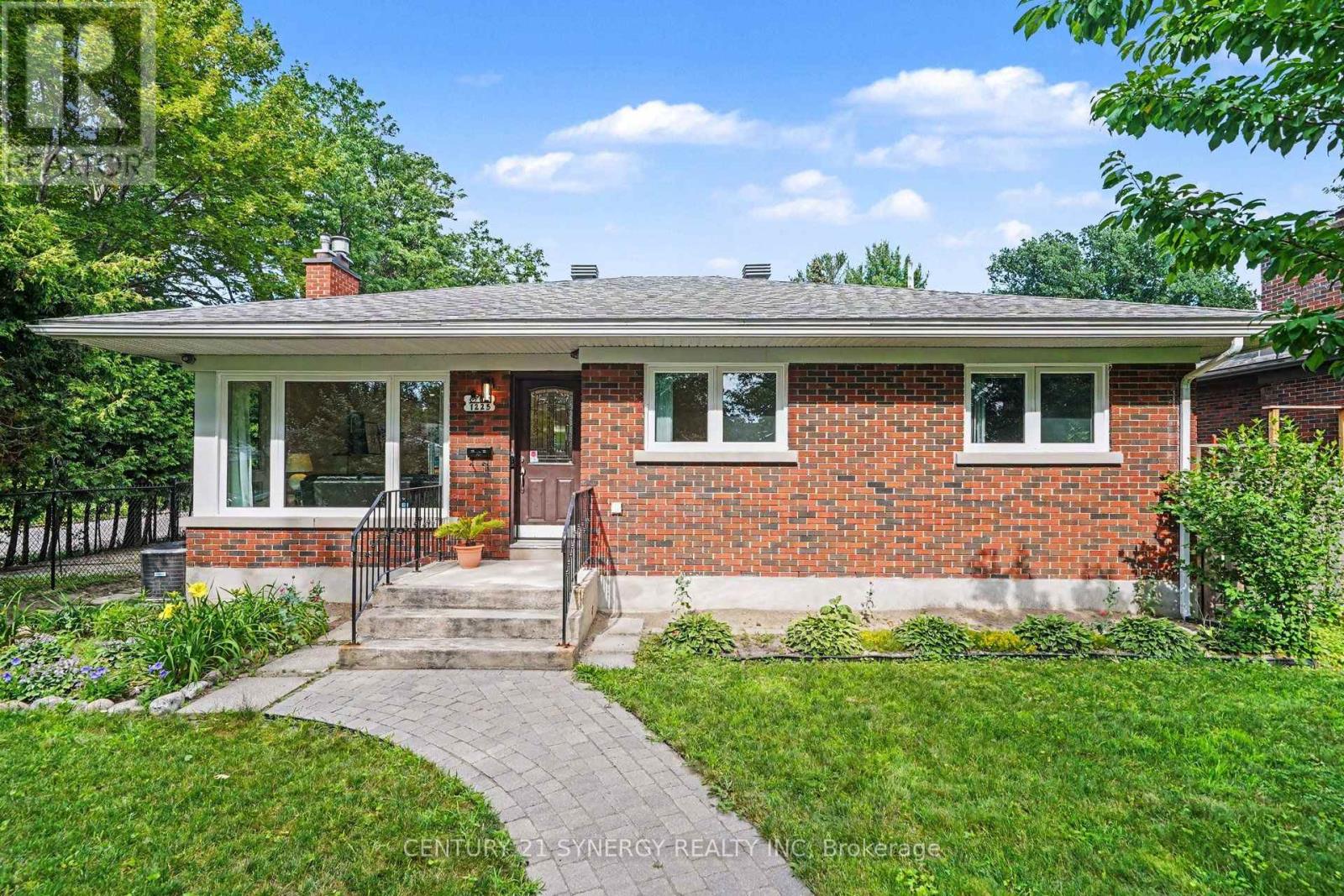 1225 Major Street, Ottawa, Ontario  K2C 2S3 - Photo 1 - X13572690