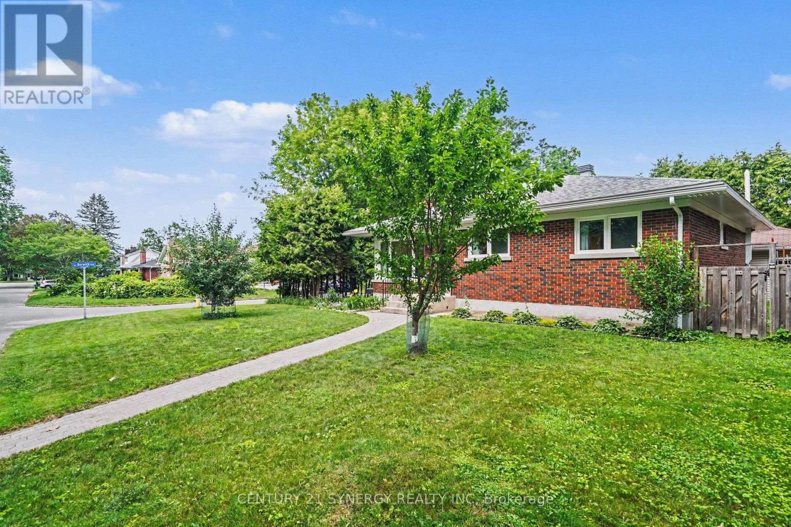 1225 Major Street, Ottawa, Ontario  K2C 2S3 - Photo 2 - X13572690