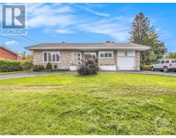 954 NOTRE DAME STREET, Russell, Ontario