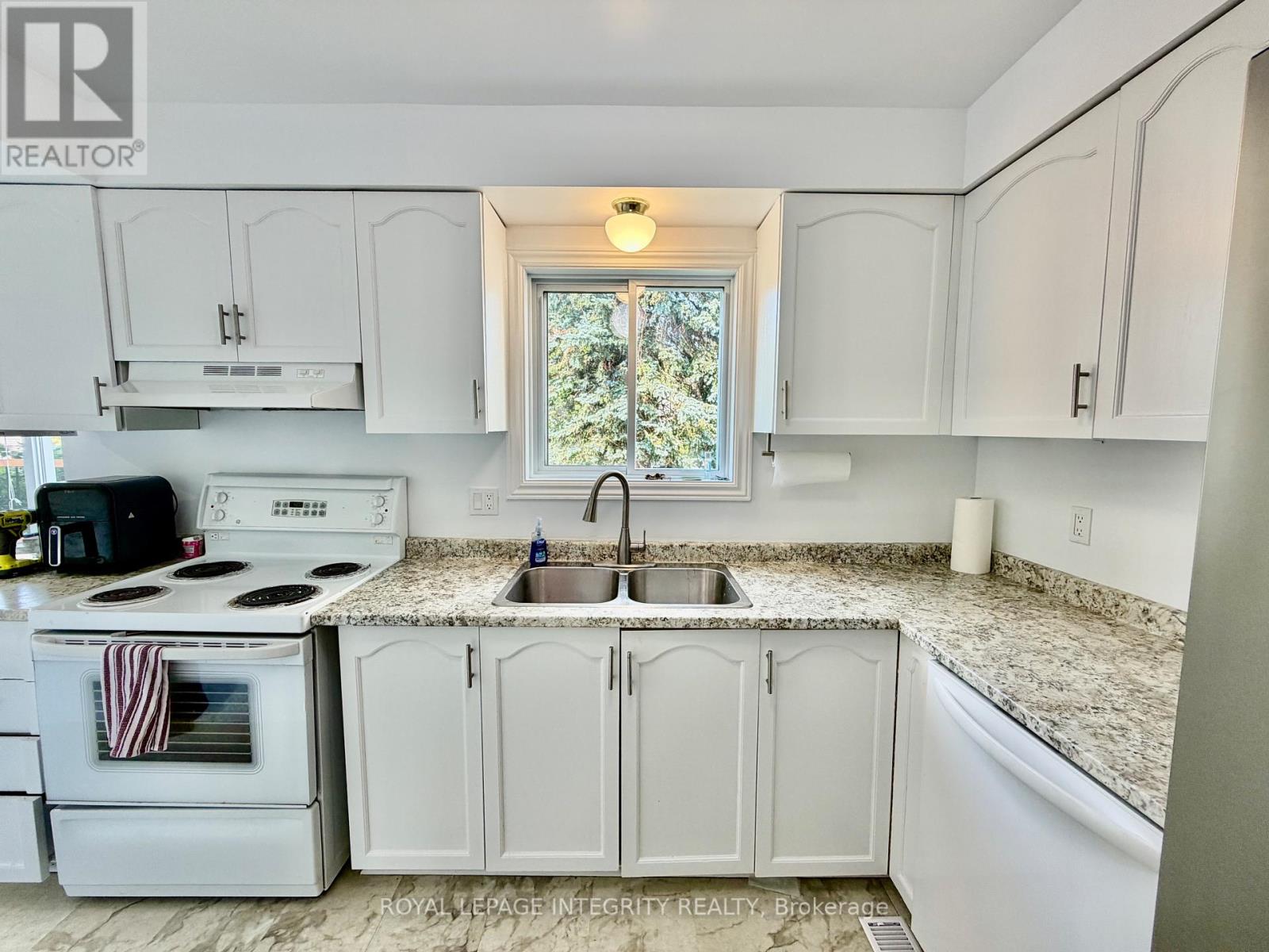 1039 Karsh Drive, Ottawa, Ontario  K1G 4N2 - Photo 7 - X13573402