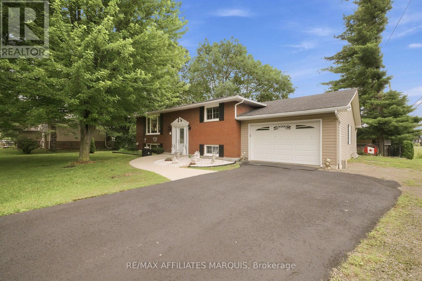 57 Golf Club Road, Rideau Lakes, Ontario  K7A 4S5 - Photo 4 - X13573574