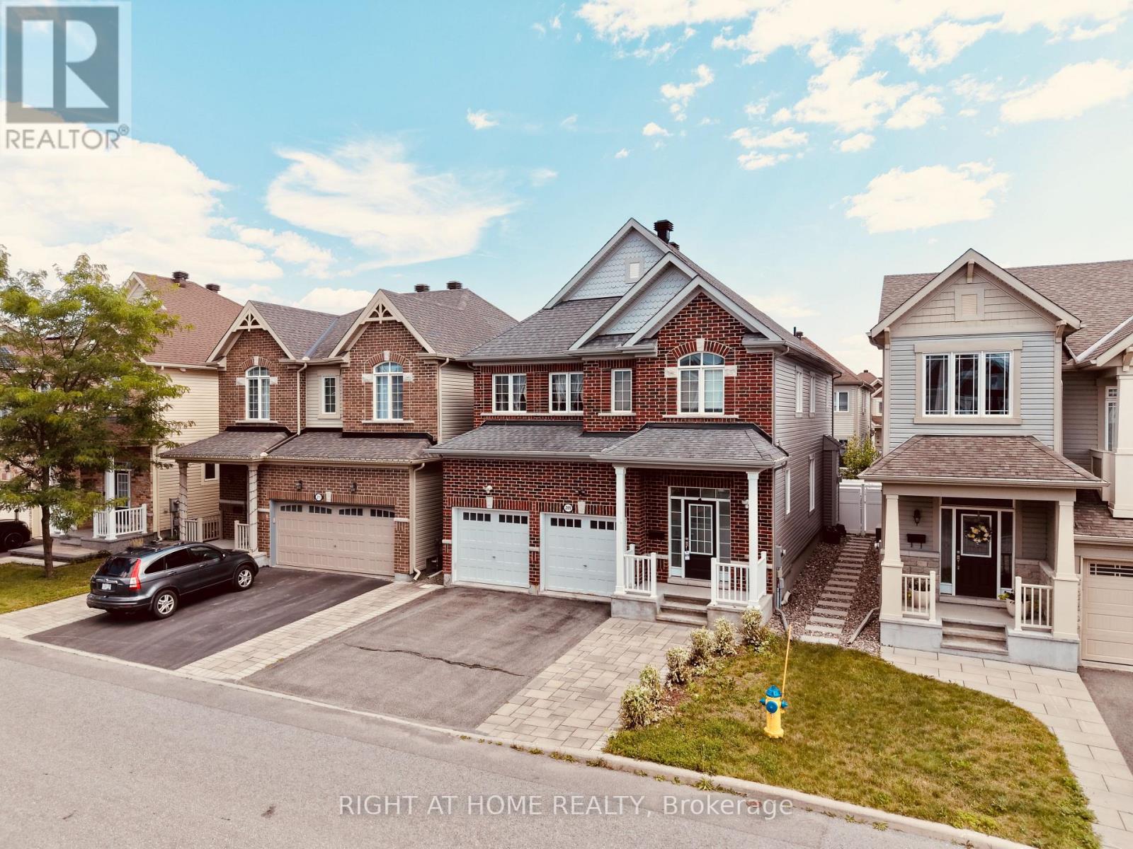 209 Rivertree Street, Ottawa, Ontario  K2M 0J4 - Photo 2 - X13574052
