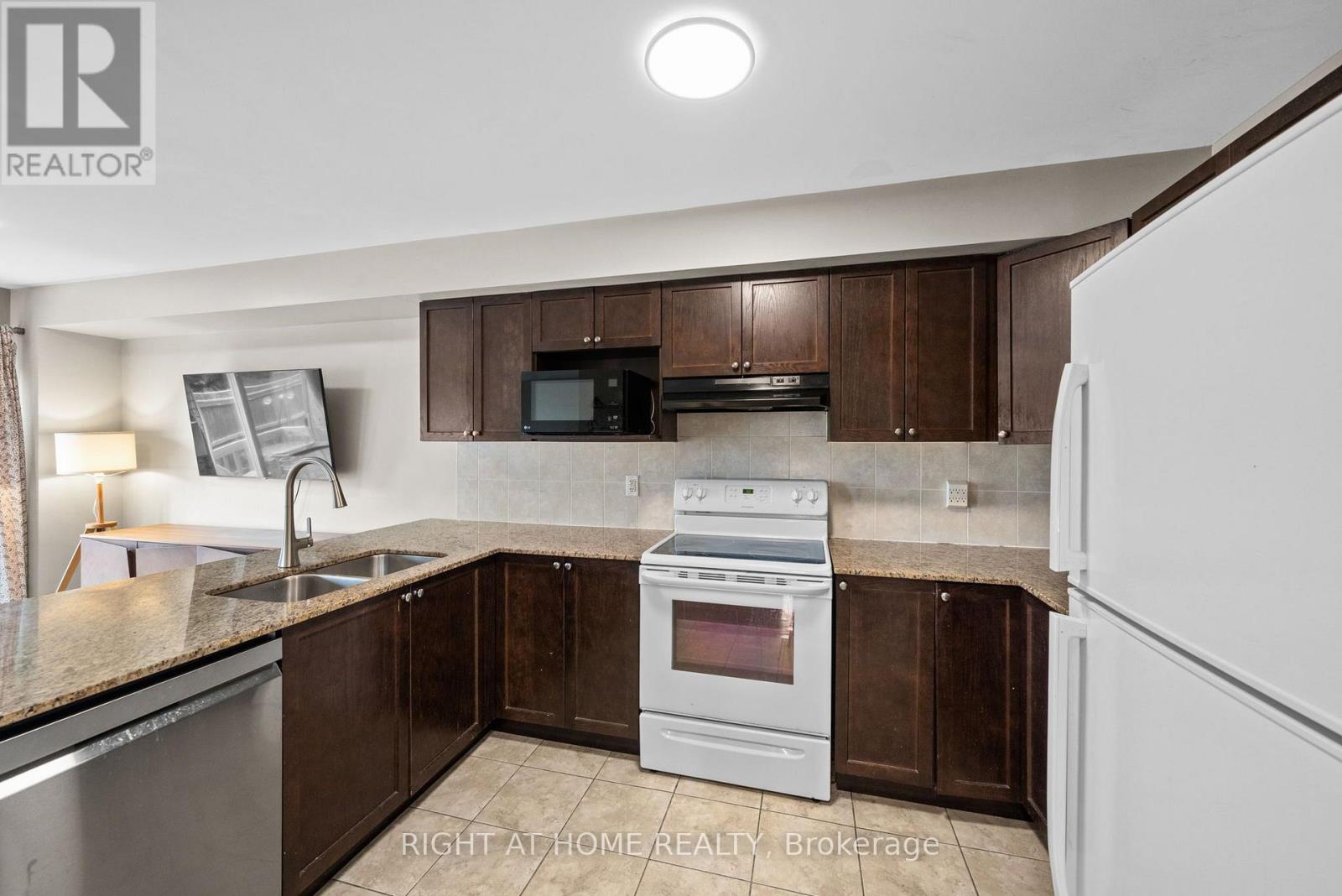 100 Lokoya Street, Ottawa, Ontario  K2S 0J3 - Photo 12 - X13574276