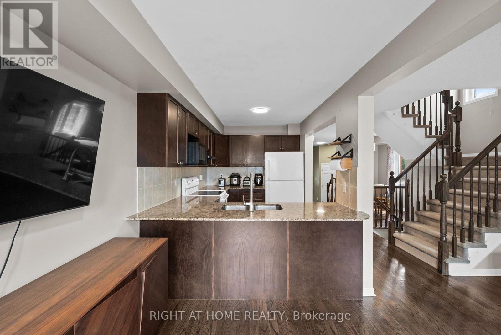 100 Lokoya Street, Ottawa, Ontario  K2S 0J3 - Photo 14 - X13574276