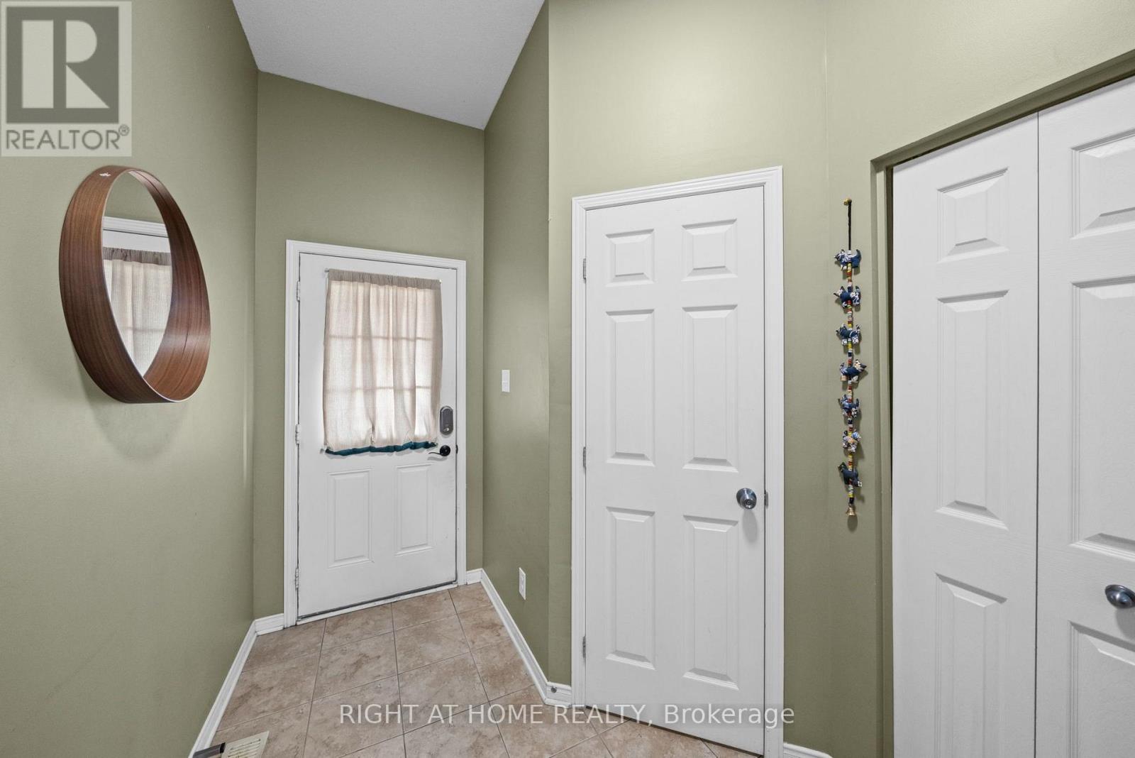100 Lokoya Street, Ottawa, Ontario  K2S 0J3 - Photo 5 - X13574276