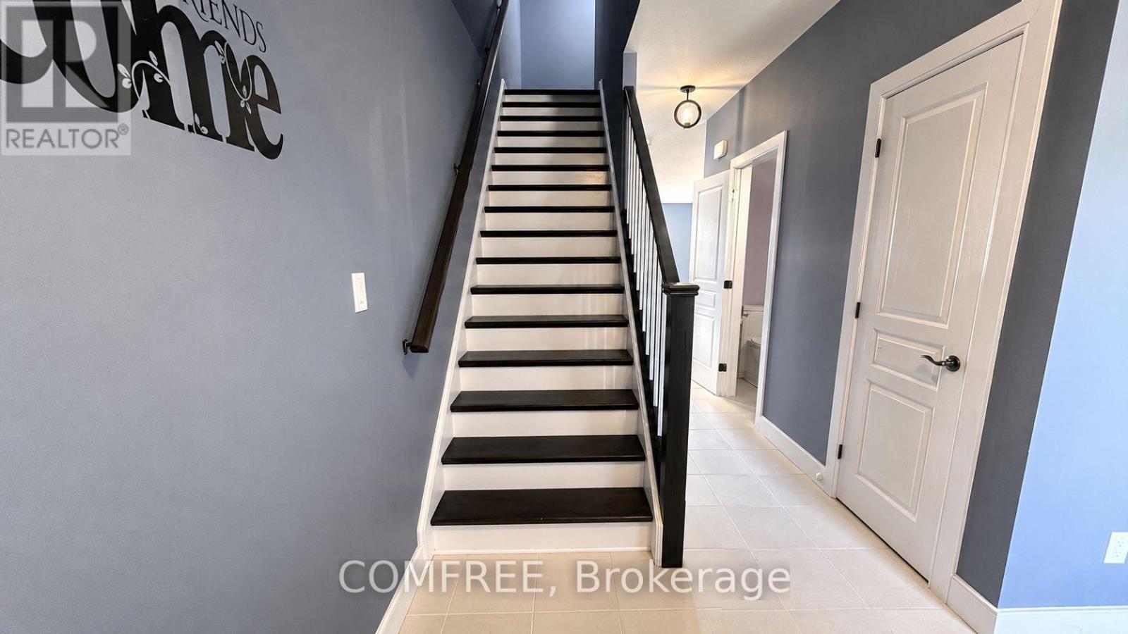 2024 Wateroak Drive, London North, Ontario  N6G 0M6 - Photo 3 - X13574320