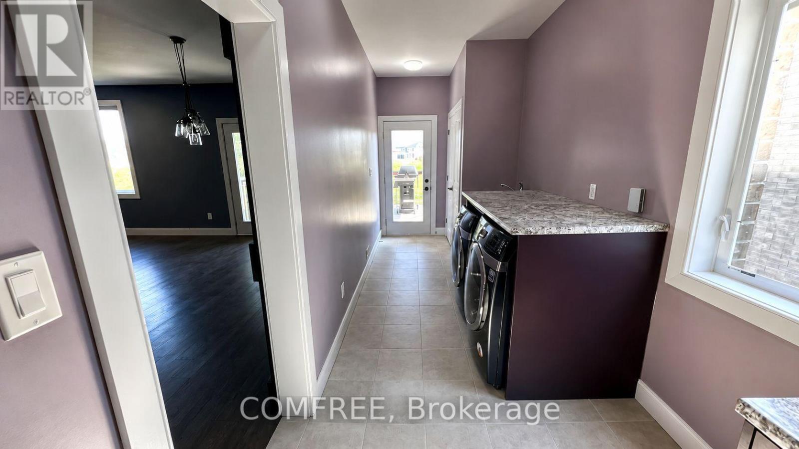 2024 Wateroak Drive, London North, Ontario  N6G 0M6 - Photo 9 - X13574320