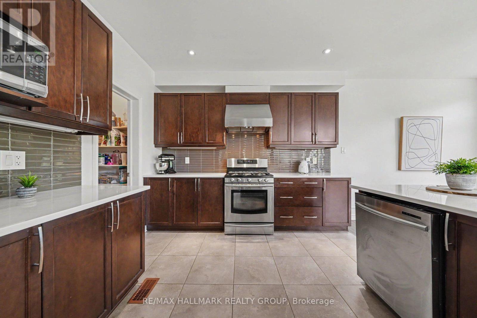 938 Wildcarrot Crescent, Ottawa, Ontario  K1V 2M6 - Photo 12 - X13574916