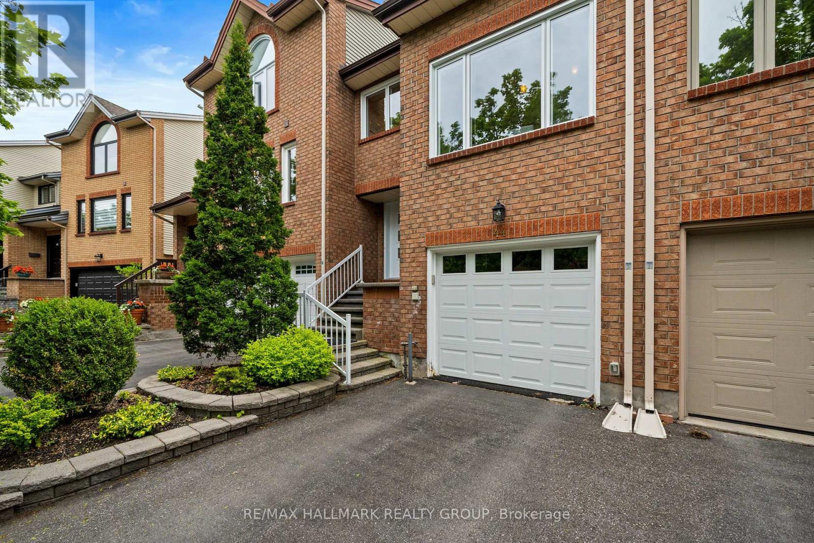 44 Dunbarton Court, Ottawa, Ontario  K1K 4L4 - Photo 2 - X13574952