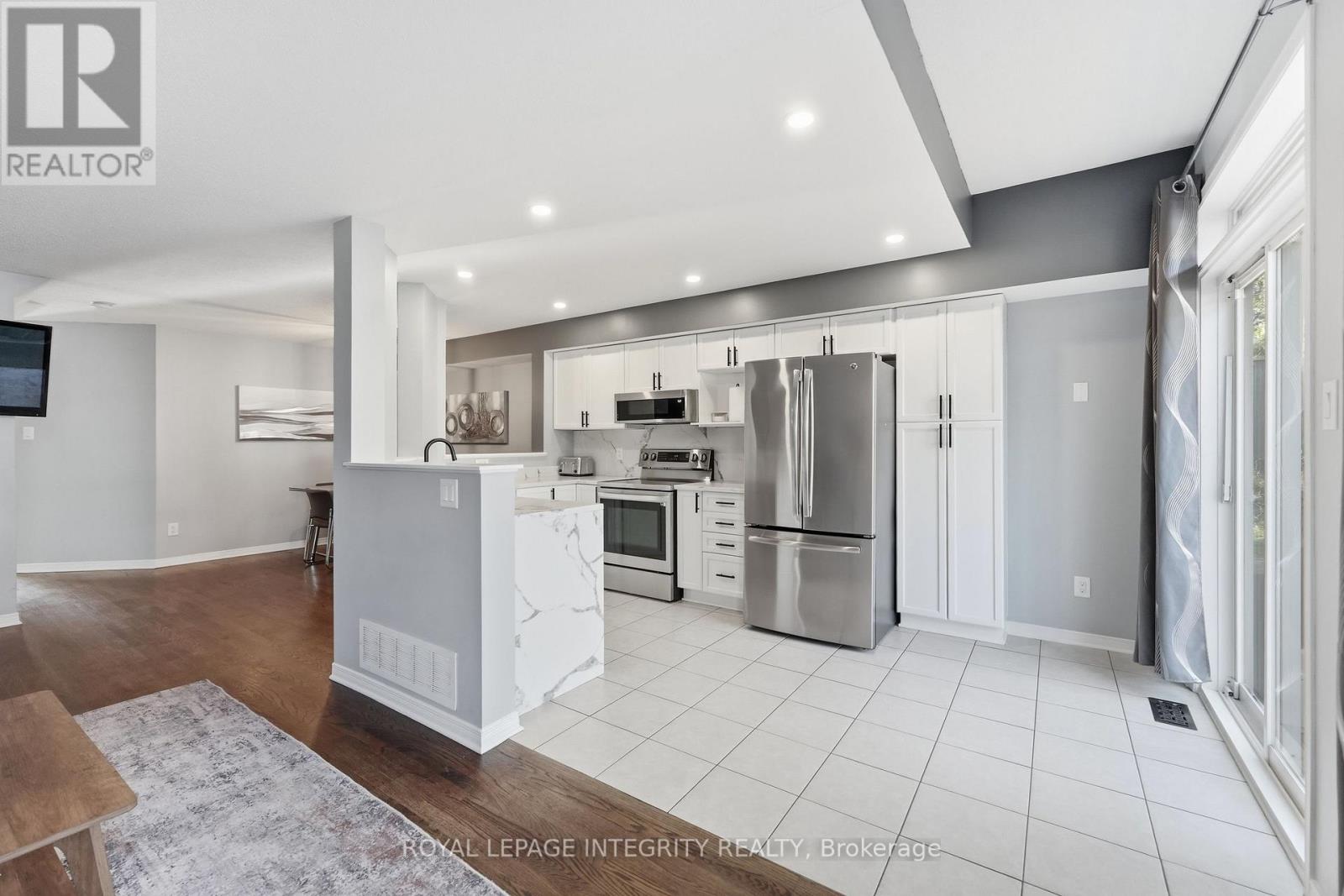 300 Rolling Meadow Crescent, Ottawa, Ontario  K1W 0A7 - Photo 12 - X13575214