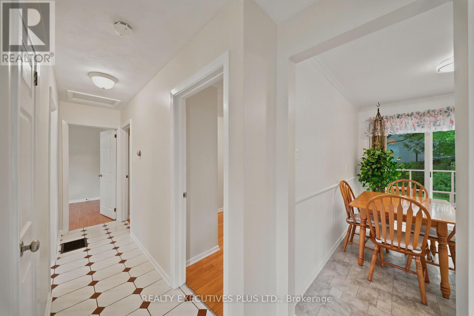2593 Cleroux Crescent, Ottawa, Ontario  K1W 1B6 - Photo 8 - X13575878