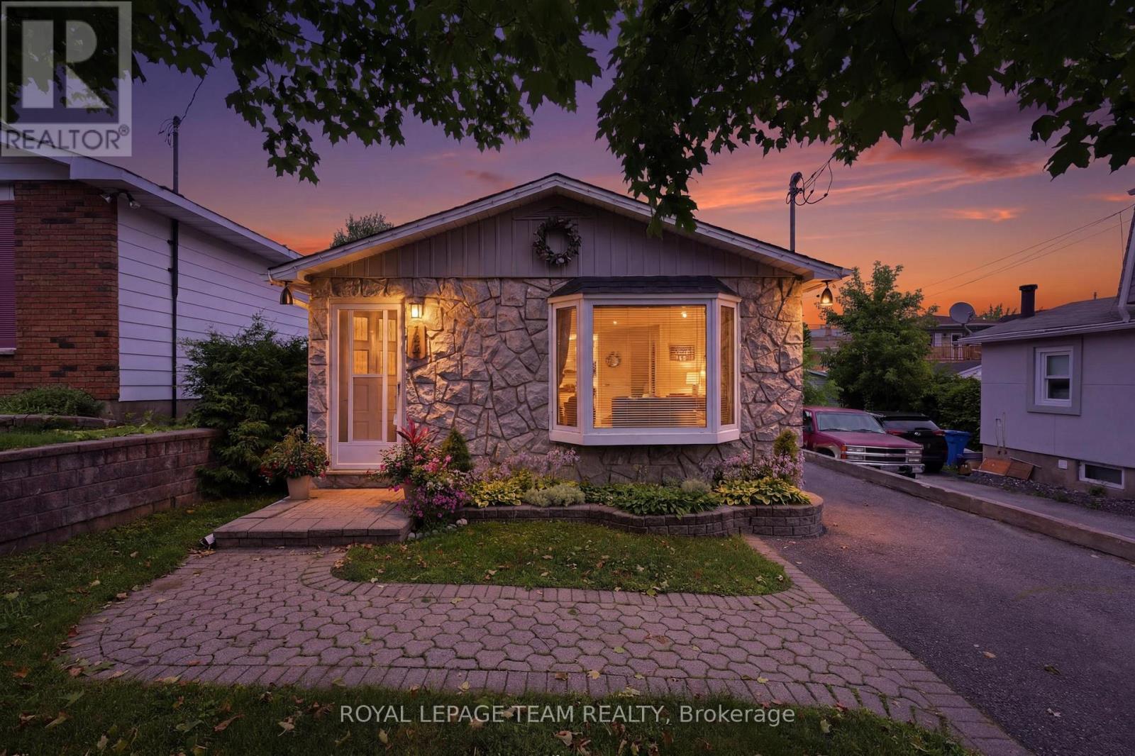 289 Montfort Street, Ottawa, Ontario  K1L 5N7 - Photo 1 - X13576142