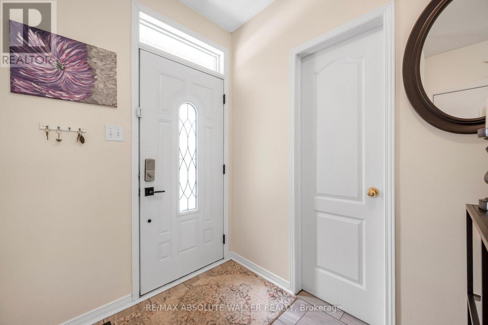 32 Roberge Crescent, Ottawa, Ontario  K2L 4G7 - Photo 2 - X13576230