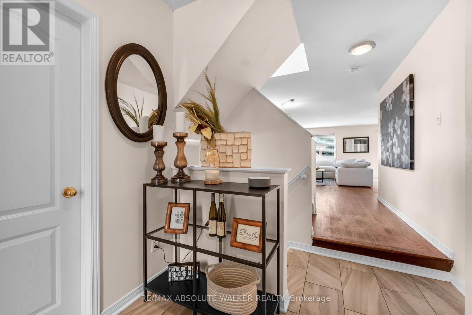 32 Roberge Crescent, Ottawa, Ontario  K2L 4G7 - Photo 3 - X13576230