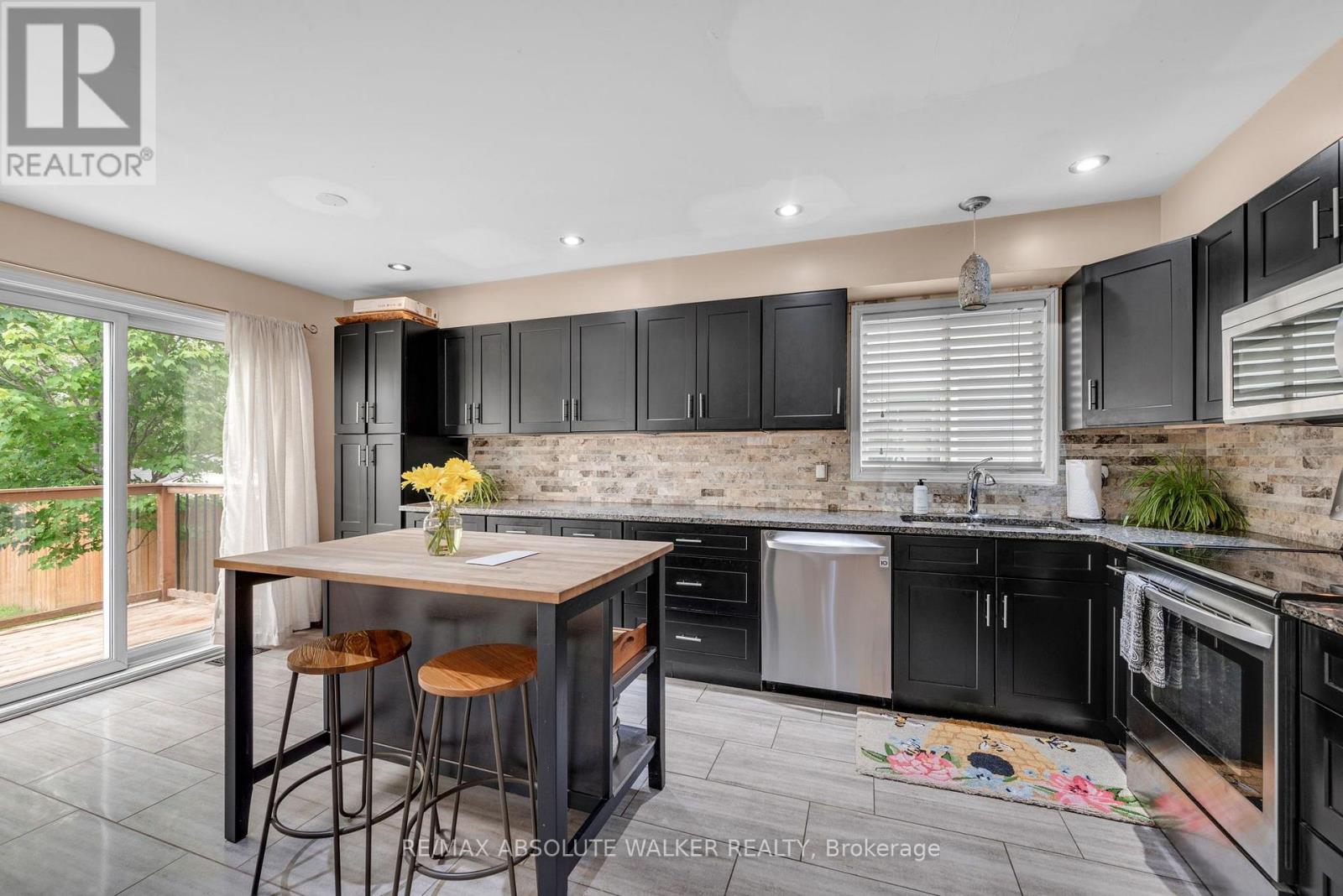 32 Roberge Crescent, Ottawa, Ontario  K2L 4G7 - Photo 9 - X13576230