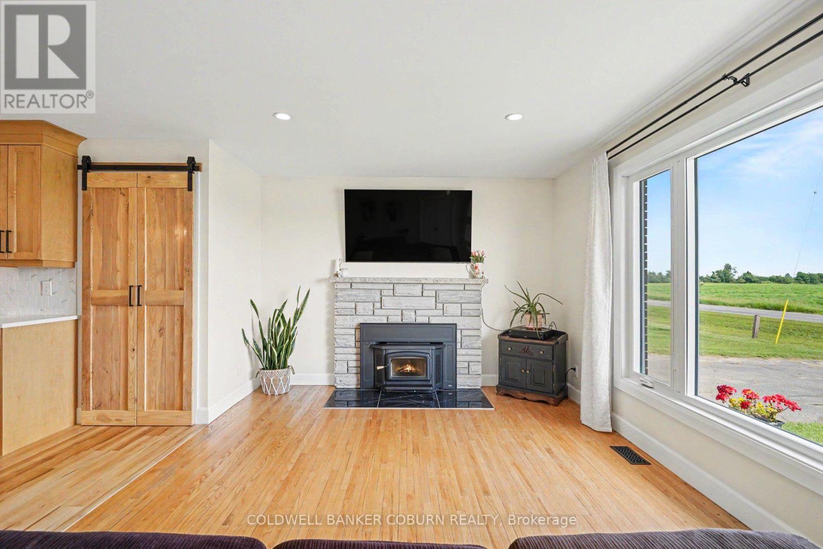 11895 Cloverdale Road, North Dundas, Ontario  K0C 2K0 - Photo 5 - X13576248