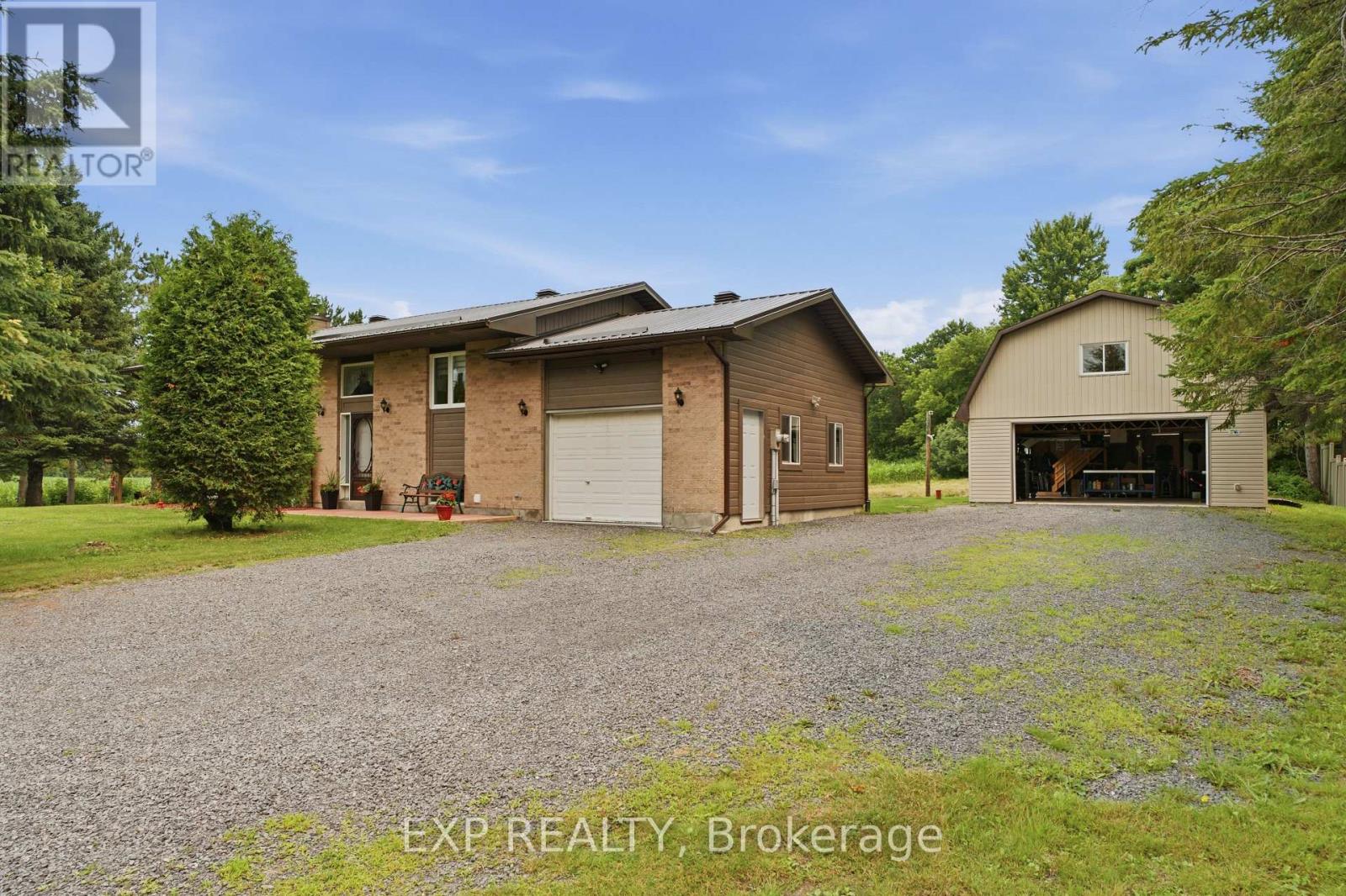 1445 Du Lac Road, Clarence-Rockland, Ontario  K0A 3N0 - Photo 1 - X13576430