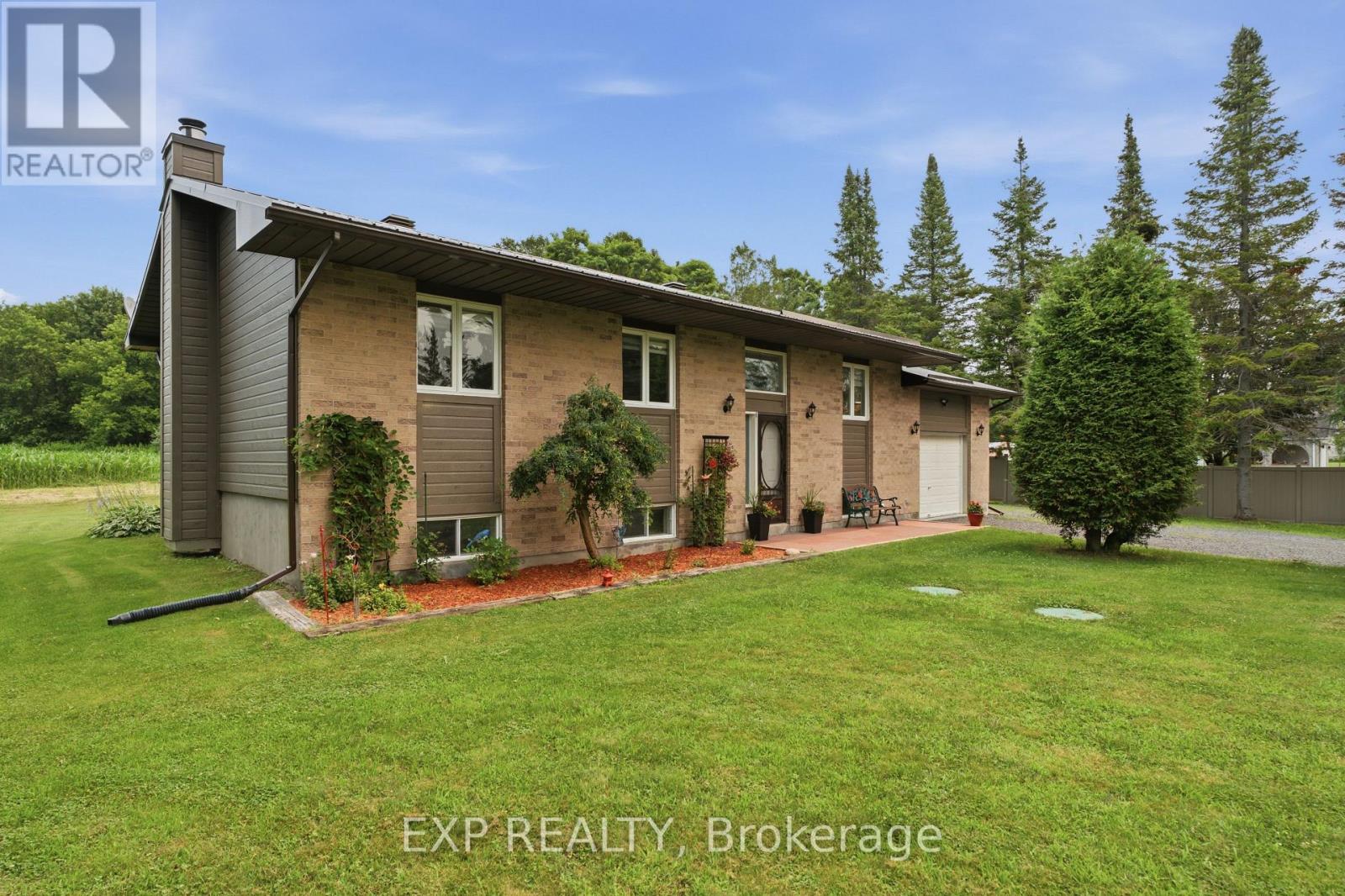 1445 Du Lac Road, Clarence-Rockland, Ontario  K0A 3N0 - Photo 2 - X13576430