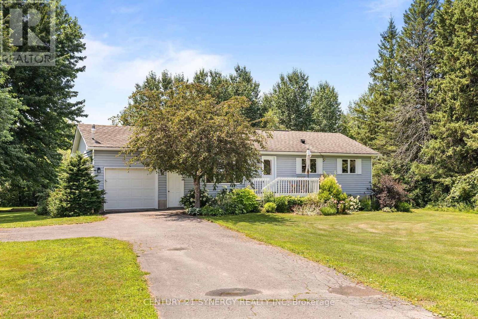 2282 Roxborough Kenyon Boundary Road, North Stormont, Ontario  K0C 1T0 - Photo 1 - X13576460