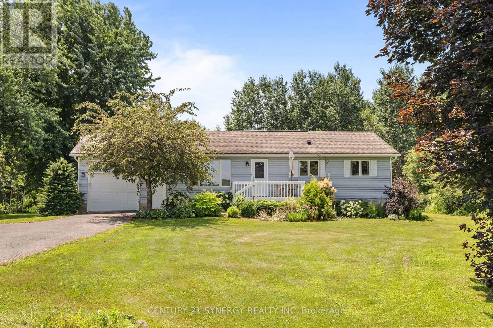 2282 Roxborough Kenyon Boundary Road, North Stormont, Ontario  K0C 1T0 - Photo 2 - X13576460