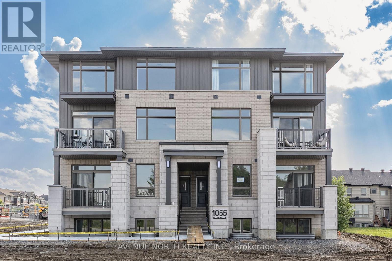 F - 1055 Cedar Creek Drive, Ottawa, Ontario  K1X 0G3 - Photo 1 - X13576462