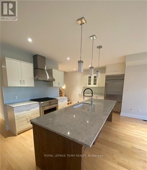 287 Kirchoffer Avenue, Ottawa, Ontario  K2A 1Y1 - Photo 3 - X13576466