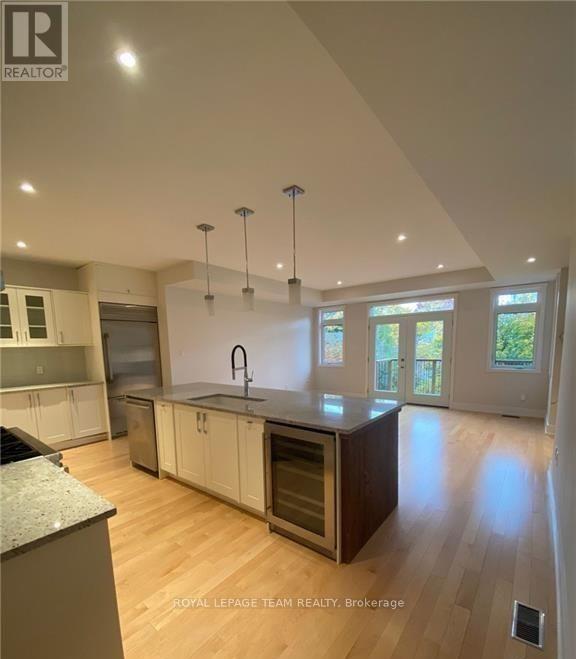 287 Kirchoffer Avenue, Ottawa, Ontario  K2A 1Y1 - Photo 4 - X13576466
