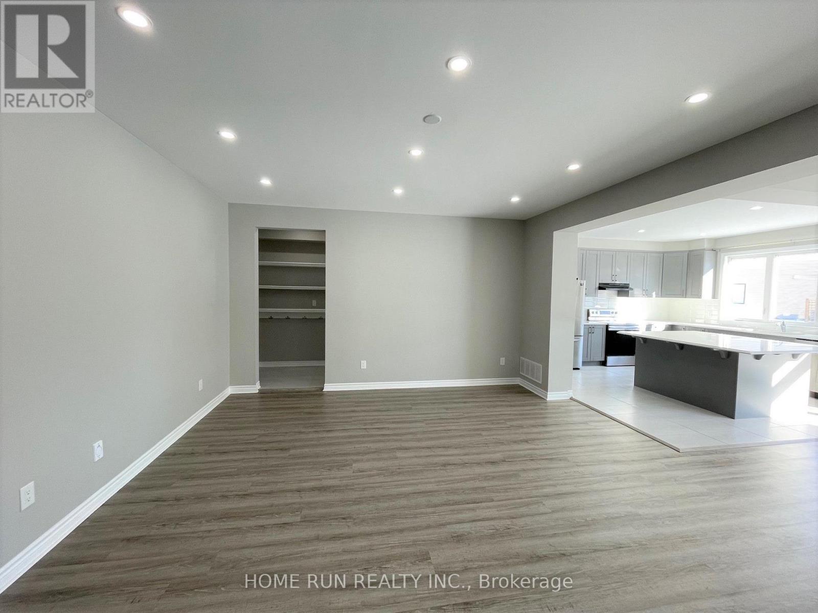 912 Rubicon Place, Ottawa, Ontario  K2V 0R1 - Photo 4 - X13576754