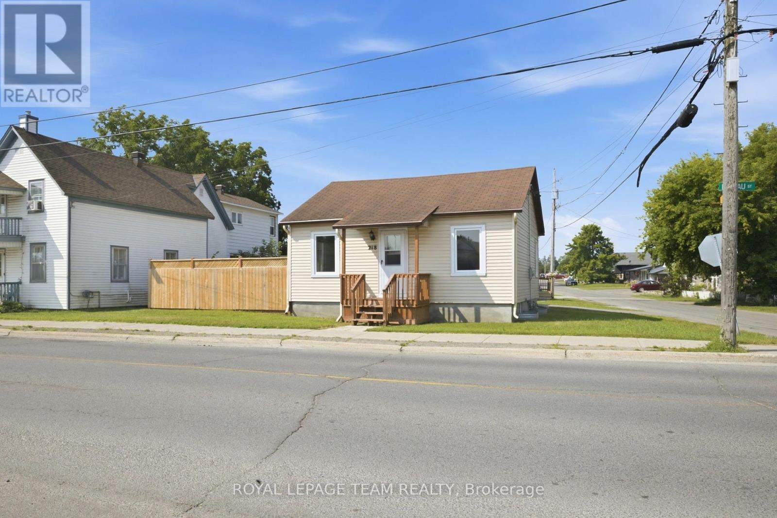 218 Rideau Street, North Grenville, Ontario  K0G 1J0 - Photo 1 - X13576770
