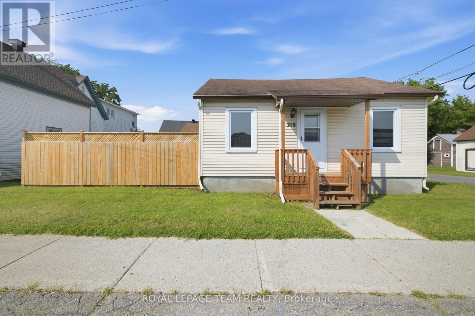 218 Rideau Street, North Grenville, Ontario  K0G 1J0 - Photo 2 - X13576770