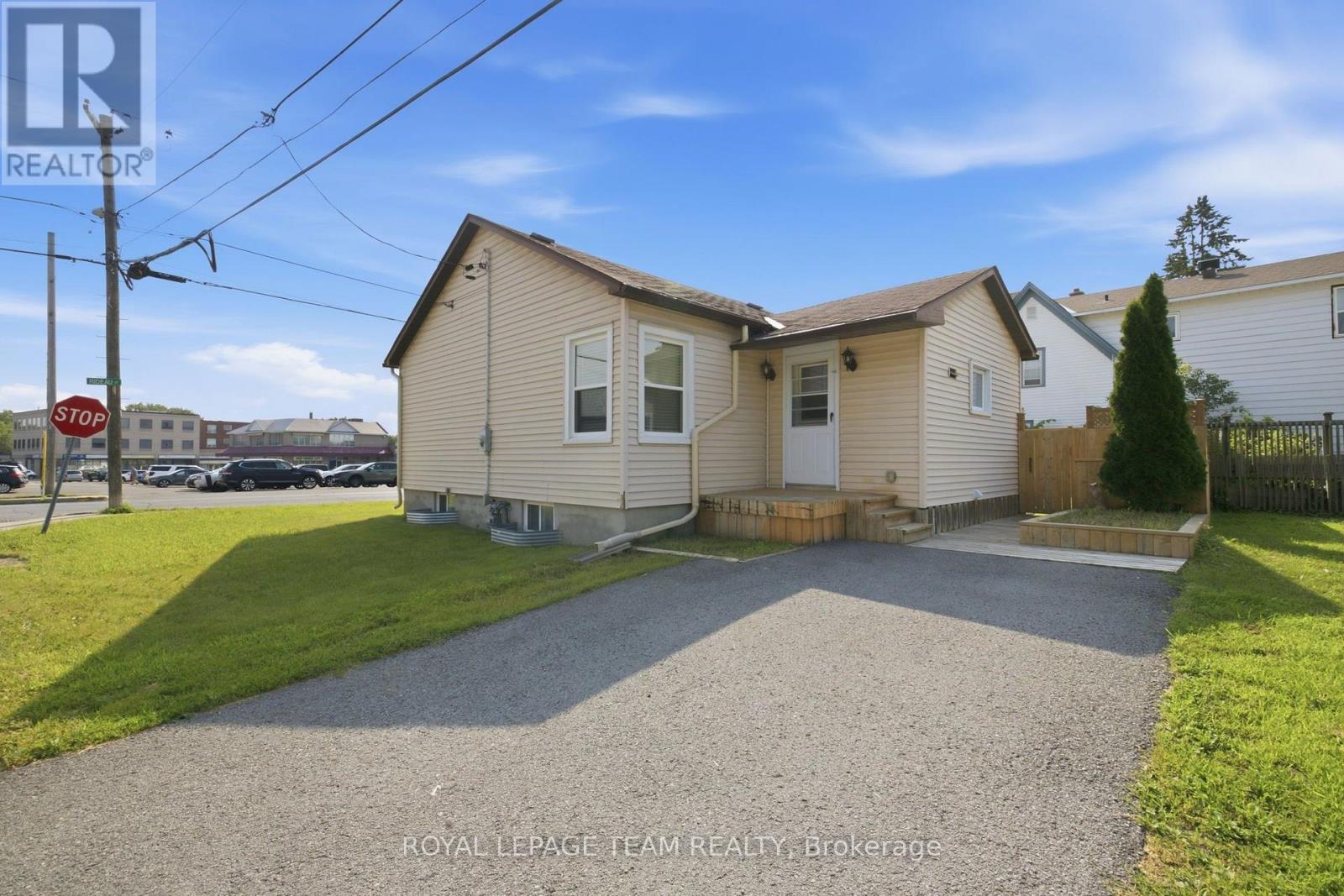 218 Rideau Street, North Grenville, Ontario  K0G 1J0 - Photo 5 - X13576770