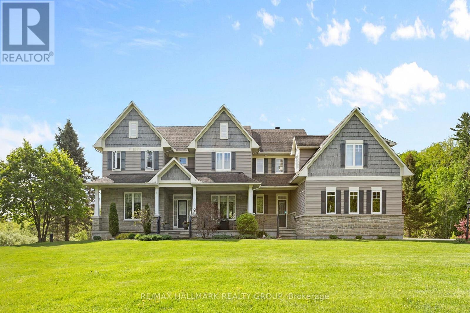 137 Goodman Drive, Ottawa, Ontario  K2W 1C7 - Photo 1 - X13576832