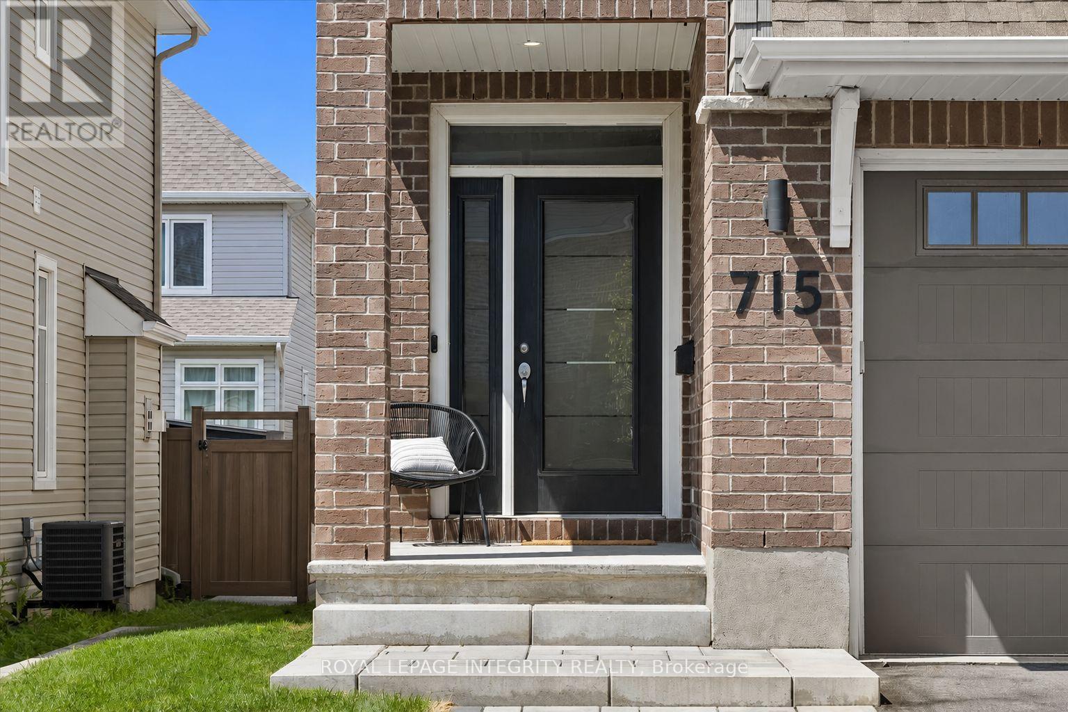 715 Cap Diamant Way, Ottawa, Ontario  K4A 1J6 - Photo 2 - X13576906