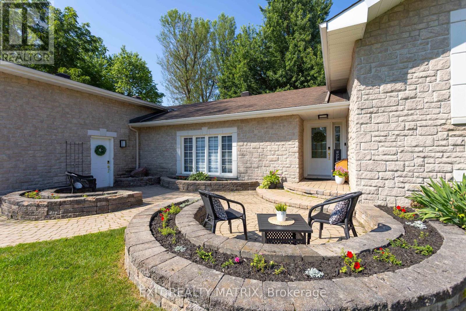 8399 Rowan Drive, Ottawa, Ontario  K0A 2P0 - Photo 2 - X13577094